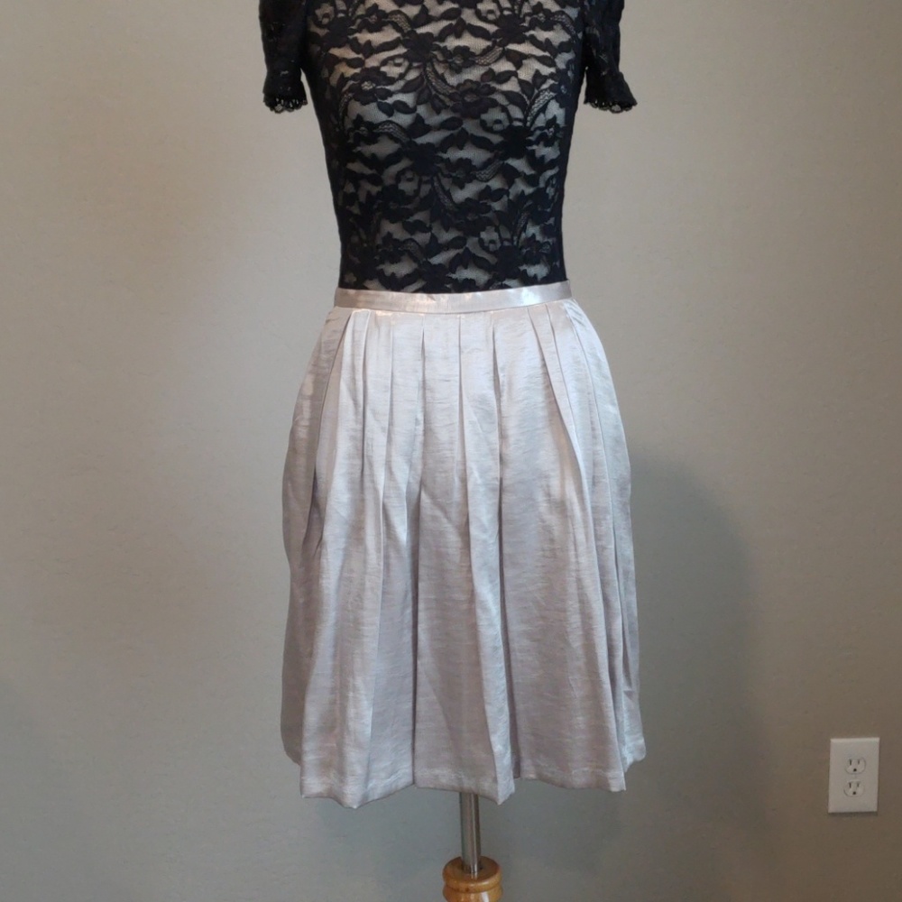 Metallic taupe pleated skirt w/pockets NWT WHBM